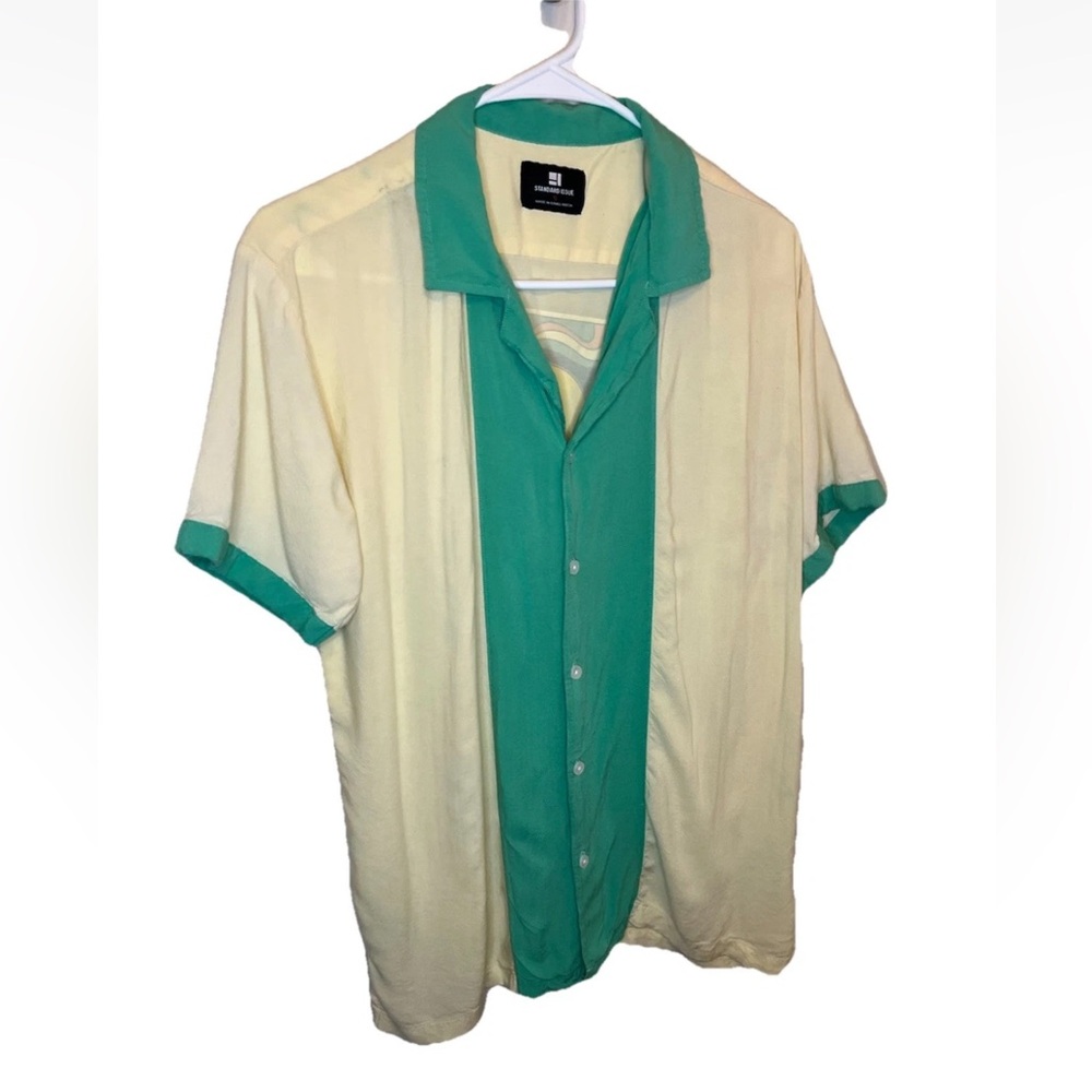 Standard Issue Mens Yellow Green Galaxy Short Sleeve Button-Down Size S EUC - Picture 2 of 6